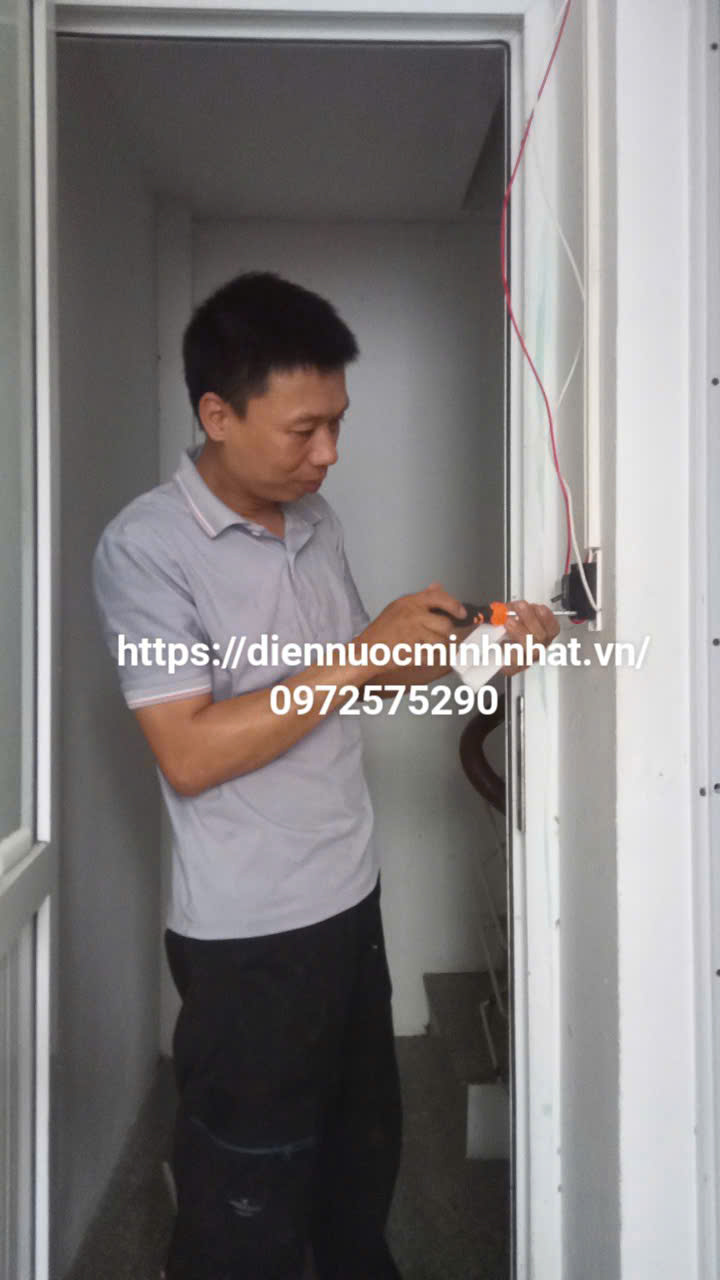Thợ sửa điện bị chập tại Ngọc Thụy